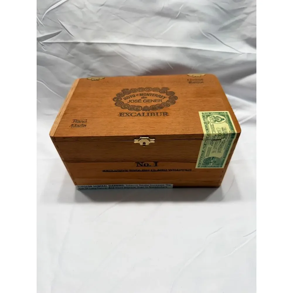 Hoyo De Monterrey Excalibur No. 1 Empty Wooden Cigar Box 8x5x4